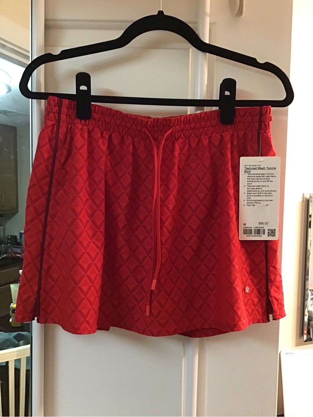 NWT: $88 LULULEMON HR Textured Mesh Tennis Skirt, Sz M, Lululemon Red/Dark Sport